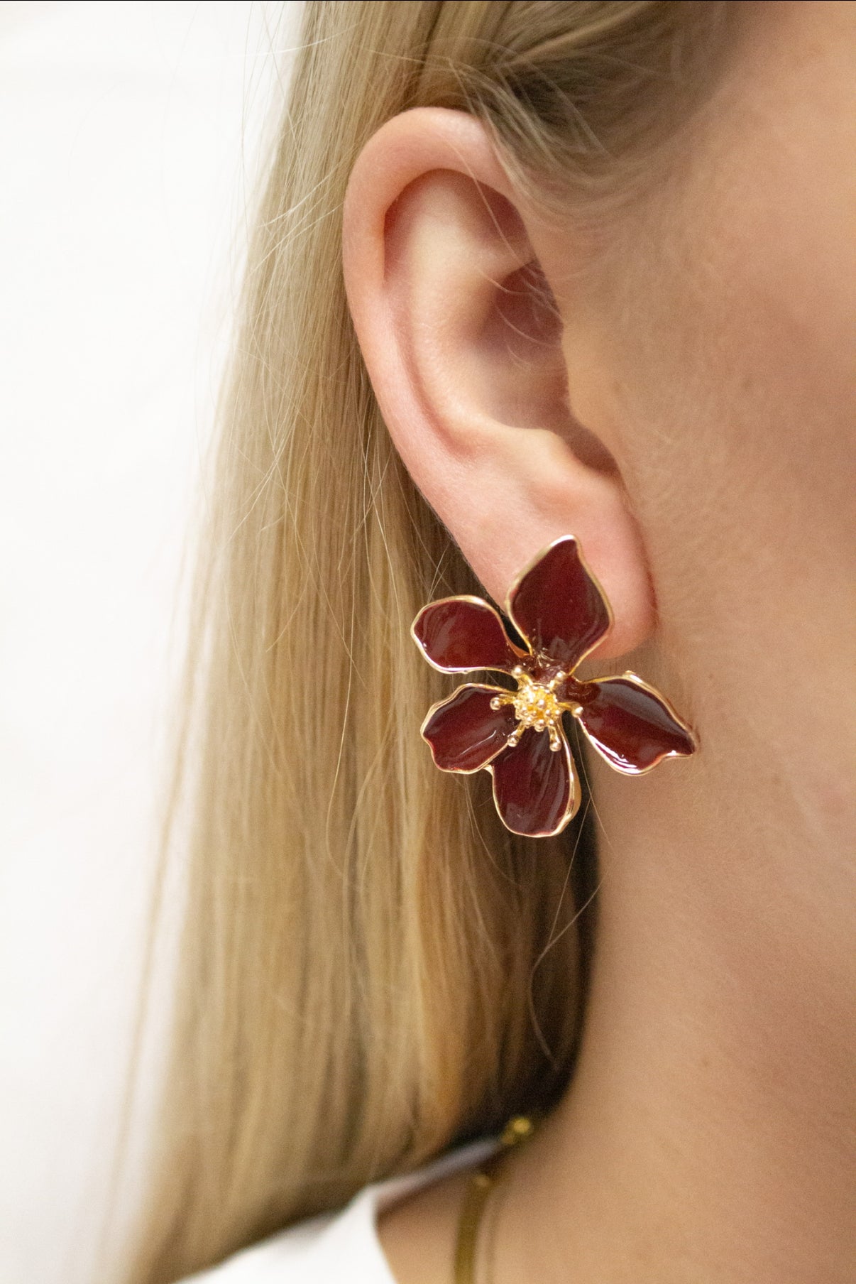 OORBELLEN RED FLOWER