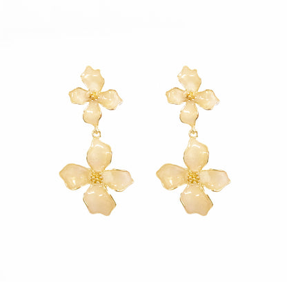 OORBELLEN BEIGE BLOEMEN