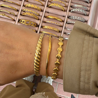 BANGLE GOLD SHELL
