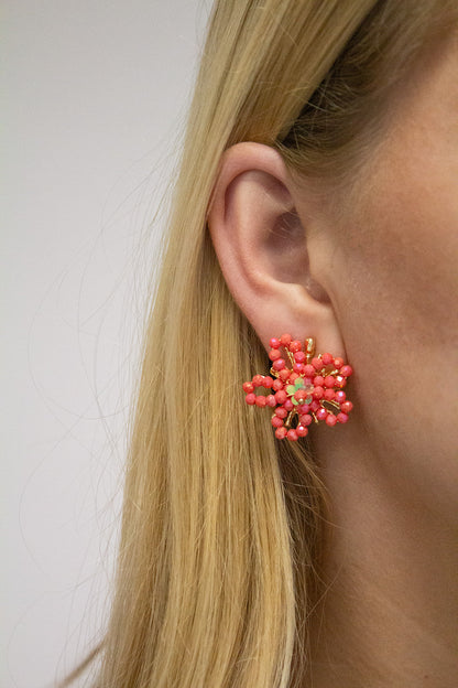 OORBELLEN RODE BLOEMEN
