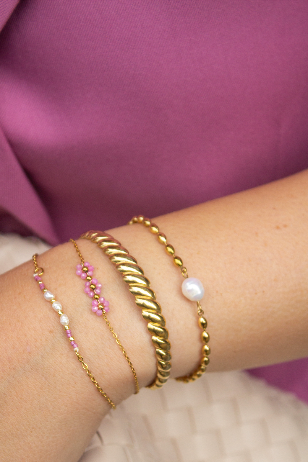 ARMBAND DRIE BLOEMETJES